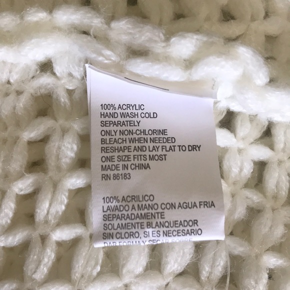 creamy ivory boho cozy poncho/wrap nwt🍂 - Picture 7 of 8